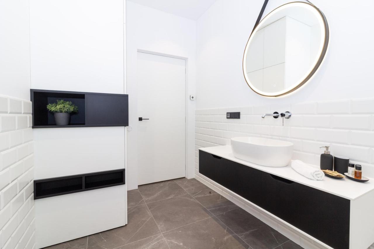 Cohost I Oldtown 60M2 Apt W-Garage Parking, Balcony & Self Check-In Wilna Exterior foto